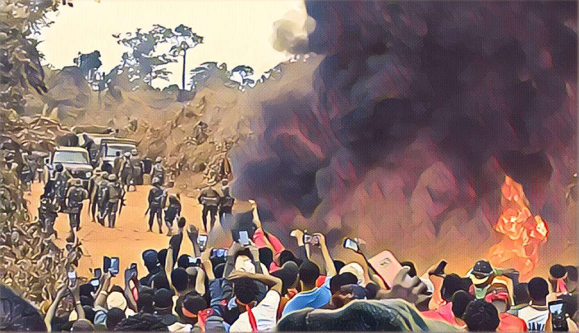 Youth in Ghana Block Soldiers From Mining Site in Ashanti Region Manso Tontokrom mining protest